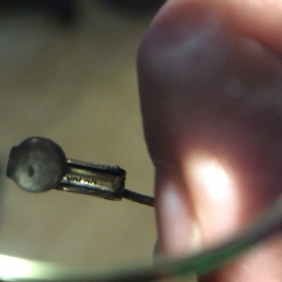 DONATED! Vintage Cameo Pearl Clip Earrings - Picture 5 of 5